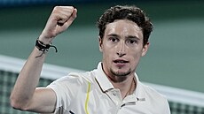 Ugo Humbert se raduje z výhry nad Daniilem Medved�vem.