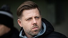 Hradecký trenér David Horej bhem utkání s Jabloncem.