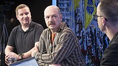 Fotografie z natáení Rozstelu. Zleva Michal Voska, reportér iDNES.cz, a Petr...