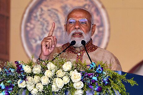 Mocný premiér. Charizmatický Naréndra Módí indické politické scén dominuje....