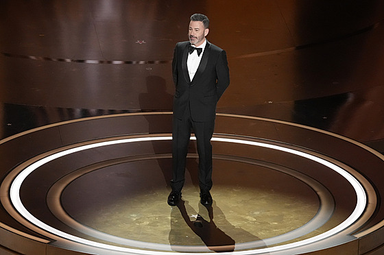 Moderátor Jimmy Kimmel uvádí oscarovou noc u potvrté (10. bezna 2024).