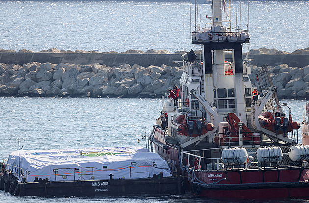 Z Kypru vyplula první loď s pomocí pro Gazu, veze 200 tun mouky a další jídlo
