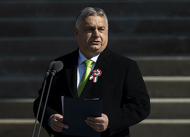Vzbuřme se proti Bruselu, burcoval Orbán. Probouzejí se už i Češi, tvrdí