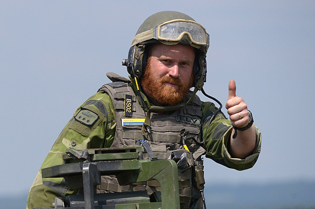 OBRAZEM: Výzbroj Švédska. Díky ruské invazi na Ukrajinu má NATO dalšího člena