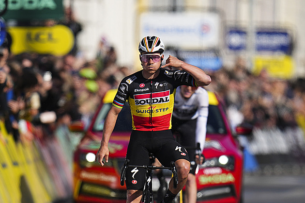 Evenepoel věří, že Tour stihne. Pogačar myslí na monument. Vingegaard tápe