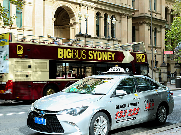Uber žehlí spor s australskými taxikáři. Zaplatí jim stovky milionů dolarů