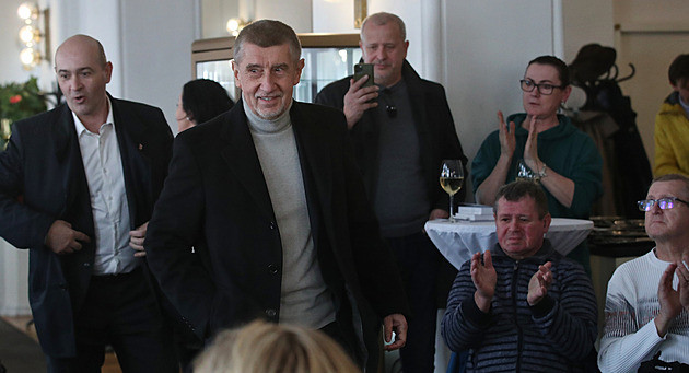 Složky nevytváříme, mám čistý stůl, vysvětloval Babiš na mítinku v Novém Jičíně