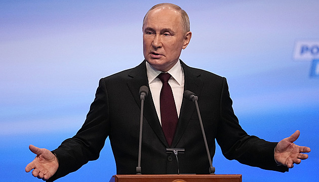 Putin se na okázalé inauguraci ujme dalšího mandátu, čekají se změny ve vládě