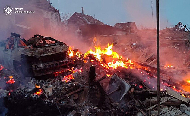 Rusko zaútočilo na Ukrajinu raketami a drony, zasáhlo hasičskou stanici a skleníky
