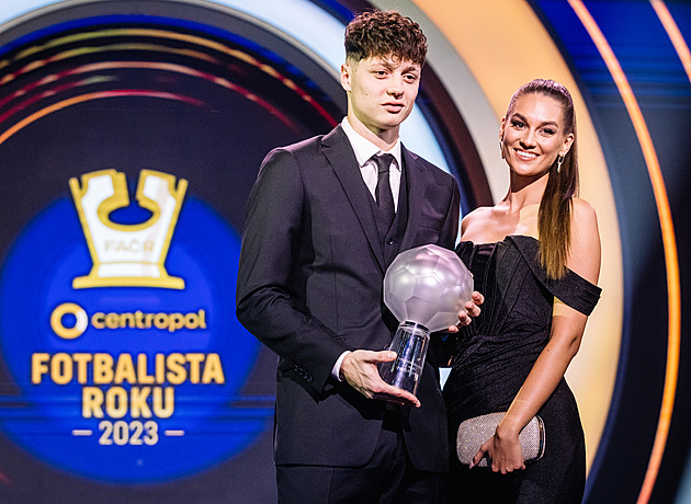 Krejčí se chystá na MS, jeho partnerka Němečková září v Okta