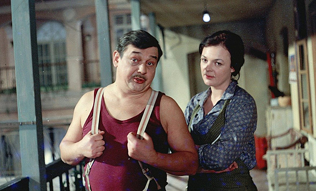 Samá herecká esa. První televizní román Byl jednou jeden dům slaví 50 let