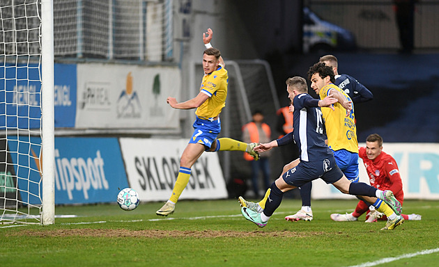 Teplice - Slovácko 1:1, dva rychlé góly, v závěru Heča chytil Filovu penaltu