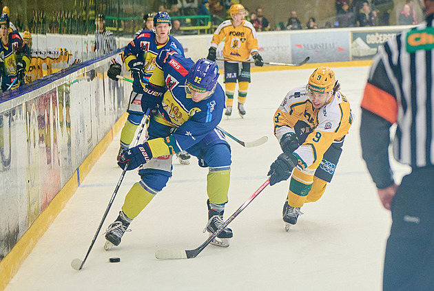 Hokejisté Poruby ve čtvrtfinále vyrovnali skóre, Vsetín a Zlín mají mečbol