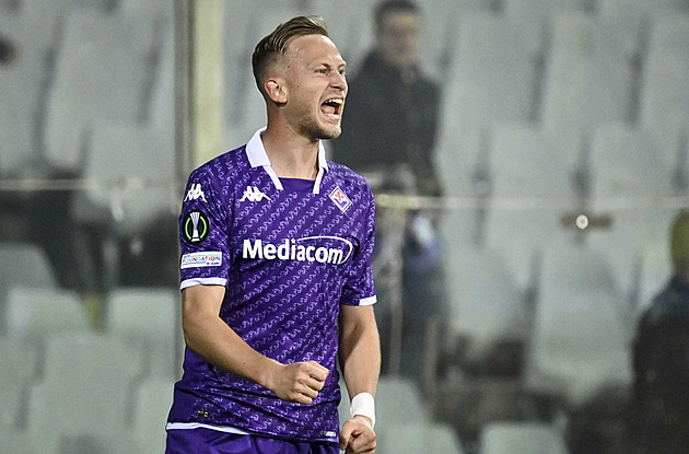 Barák se trefil i v odvetě, Fiorentina slaví postup do čtvrtfinále  Konferenční ligy