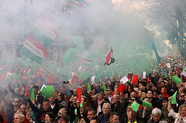 V Budapešti lidé protestovali proti Orbánovi. Lídr opozice chce založit stranu