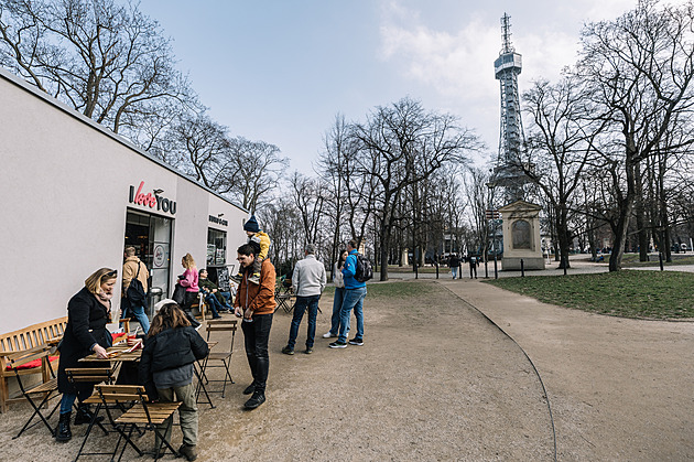 Máme pražský Disneyland. Petřín láká turisty na zábavu i procházky