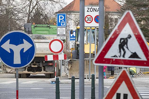 Praha vyrazila do boje proti nadbyteným znakám.  eit to bude manuál...