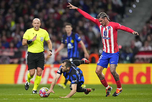 ONLINE: Atlético doma zatápí Interu, Dortmund vede po rychlém gólu