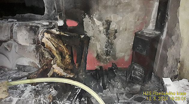 V Plzni u vlakového nádraží hořela ubytovna, požár vznikl od kamen