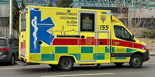 Na bývalém letišti v Hradčanech zemřel motorkář, srazil se s BMW