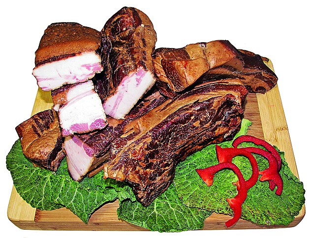 Na velikonon tabuli rozhodn pat uzen maso a staroesk pek