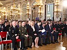 Na Praském hrad se slaví 25. výroí vstupu R do NATO. Na snímku zleva...