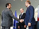 Francouzský prezident Emmanuel Macron, n�mecký kanclé� Olaf Scholz a polský...