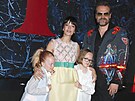 Lily Allen s dcerami a manelem Davidem Harbourem (2022)