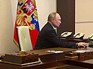 Putin odvolil elektronicky ve své kancelái