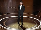 Moderátor Jimmy Kimmel uvádí oscarovou noc u potvrté (10. bezna 2024).