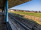 Zanedban� stadion v kr�lov�dvorsk� Podharti (7. b�ezna 2024)
