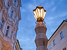 Spole�nost THMP zprovoznila kubistickou lampu na Jungmannov� n�m�st� (18....