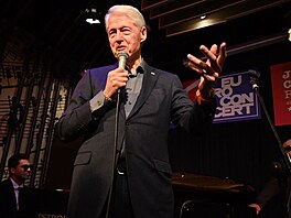 Bývalý americký prezident Bill Clinton na pódiu zavzpomínal na návtvu Reduty...