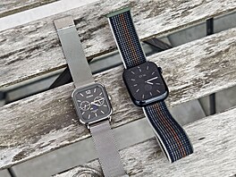 Náramkové hodinky Casio MTP-M305 a Apple Watch, kterými se inspirovaly