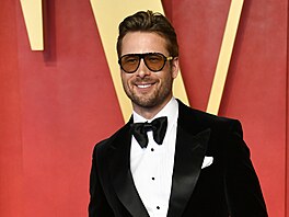 Glen Powell na Vanity Fair Oscar party (Los Angeles, 10. bezna 2024)