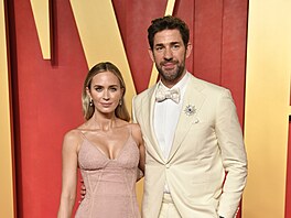 Hereka Emily Bluntová a její manel John Krasinski na Vanity Fair Oscar party...