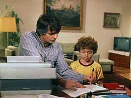 Jií Bartoka a Milan imáek v seriálu My vichni kolou povinní (1984)