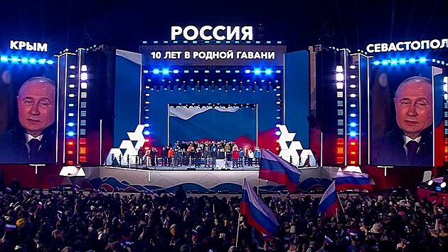 Putin oslavil vtzstv ve volbch u pleitosti 10. vro pipojen Krymu