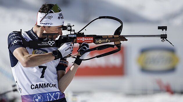 Zafer ve iki küre, Johannes Bö dövüşçüde ustalaştı.  En iyi Çek hancısı