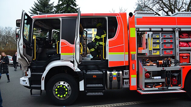 Dobrovoln� hasi�i v Chodov� dostali novou cisternovou automobilovou st��ka�ku. D�ky n� budou jejich z�sahy mnohem efektivn�j��.