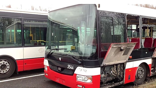 Autobus typ SOR NB12. Najeto má 829 517 kilometr� a jeho stav tomu odpovídá....