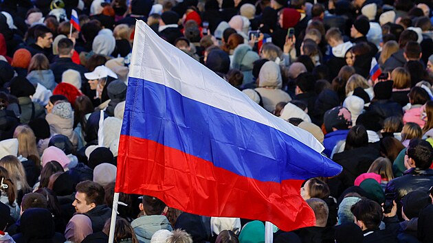 Rusk prezident Vladimir Putin slavil volebn vtzstv i 10. vro pipojen Krymu. Na Rudm nmst v Moskv se shromdily tisce lid. (18. bezna 2024)
