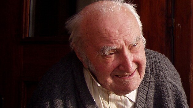 �eholn�k, skaut, b�val� politick� v�ze�, odsouzen� v 50. letech ve vykonstruovan�m procesu za velezradu a vyzv�da�stv�. Nositel st�tn�ho vyznamen�n� ��du T. G. M. T�m v��m byl Martin Franti�ek V�ch, kter� na fa�e slou�il 40 let.