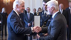 Americký exprezident Bill Clinton obdrel ád Tomáe Garrigue Masaryka 1. tídy...