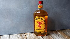 ireball Cinnamon Whisky je sms kanadské whisky, skoicového aroma a sladidel,...