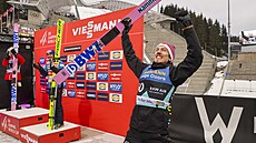 Norský skokan na ly�ích Johann Andre Forfang slaví vít�zství v závod� Sv�tového...