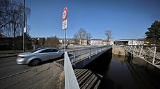 Americký most v Chebu bude pro ve�kerou automobilovou dopravu na tém�� p�l roku...