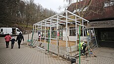 D�lníci v sou�asné dob� v jihlavské zoo pro párek ko�kodan� budují zázemí -...