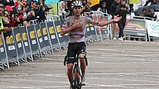 Slovinský cyklista Tadej Poga�ar vít�zí ve 2. etap� závodu Kolem katalánska.
