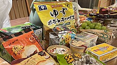 Ná� první nákup. V�t�ina v�cí byla úpln� n�co jiného, ne� jsme �ekali. B�hem...